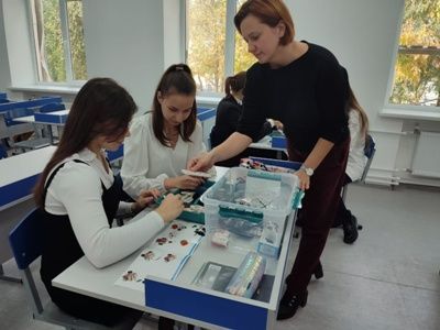 Уроки по конструированию и программированию Уроки по конструированию и программированию.